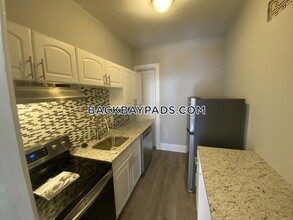 470 Commonwealth Ave, Unit 2 in Boston, MA - Building Photo - Building Photo