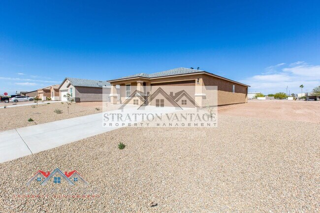 15491 S Patagonia Rd in Arizona City, AZ - Building Photo - Building Photo