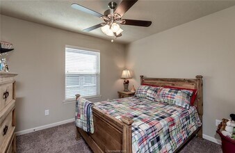 4145 Shallow Creek Loop in College Station, TX - Building Photo - Building Photo