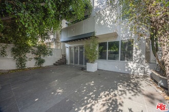 21 1/2 Wavecrest Ave in Los Angeles, CA - Building Photo - Building Photo