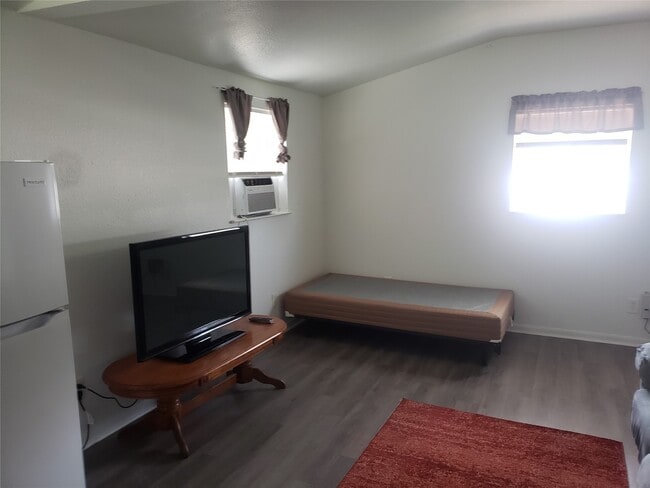 property at 3818 Hamid Blvd