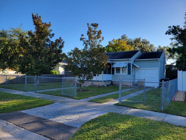 3721 17th St N in St. Petersburg, FL - Building Photo - Building Photo