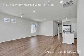 17996 W Sand Hls Dr in Surprise, AZ - Building Photo - Building Photo