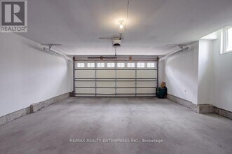 178 Wheat Boom Dr. in Oakville, ON - Building Photo - Building Photo