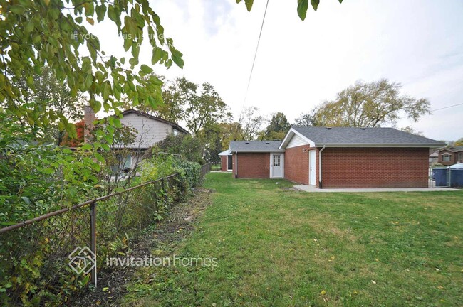 9921 Harnew Rd E in Oak Lawn, IL - Building Photo - Building Photo