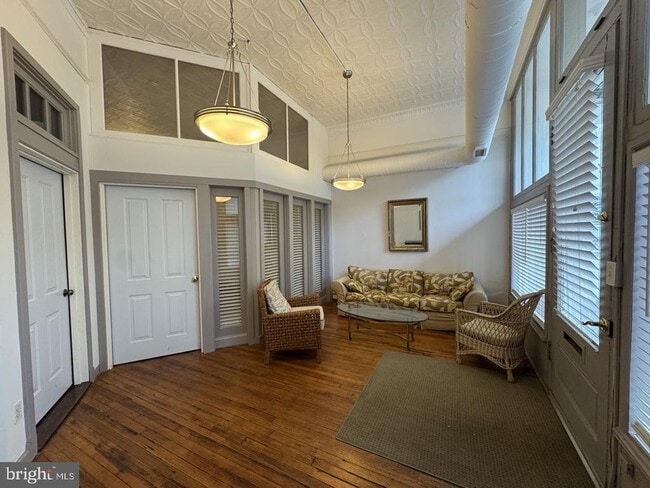 property at 328 S Broadway