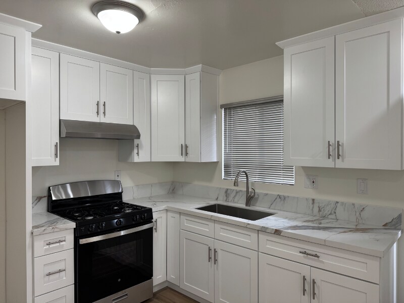 14423 Berendo Ave in Gardena, CA - Building Photo