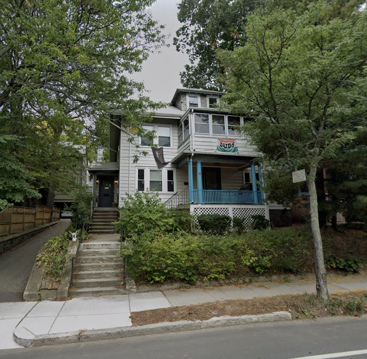 94 Winchester St in Brookline, MA - Foto de edificio