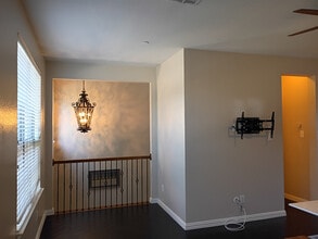 Room in Townhome on Chase Ln in Irving, TX - Foto de edificio - Building Photo