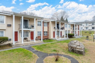 Woodbury Gardens in Central Valley, NY - Building Photo