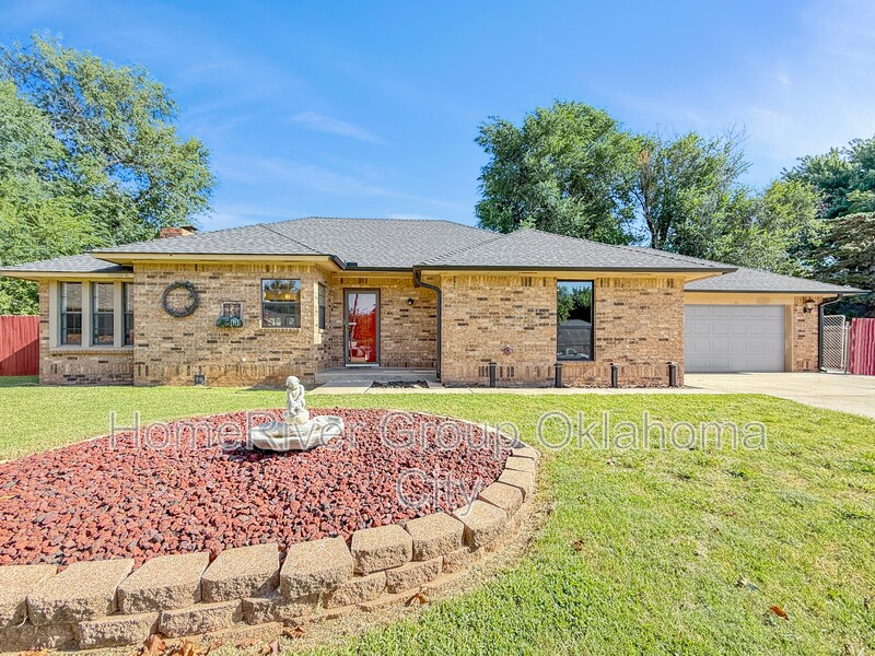 213 SE 30th St in Moore, OK - Building Photo