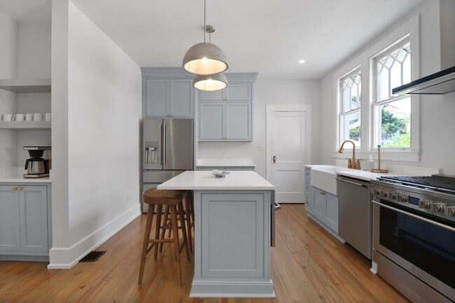 209 E 45th St in Savannah, GA - Building Photo - Building Photo