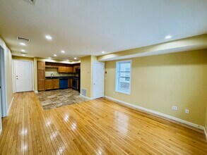 163 Atwells Ave, Unit 3R in Providence, RI - Building Photo - Building Photo