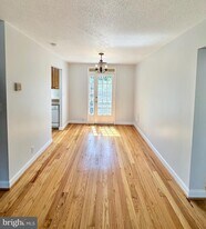 2930 S Buchanan St in Arlington, VA - Building Photo