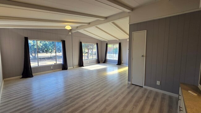 18950 Woodcrest Ln in Riverside, CA - Foto de edificio - Building Photo