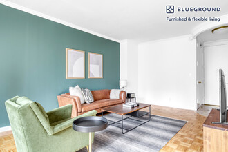 150 E 57th St in New York, NY - Building Photo - Building Photo