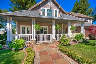 12422 Homestead Way in Auburn, CA - Building Photo - Building Photo