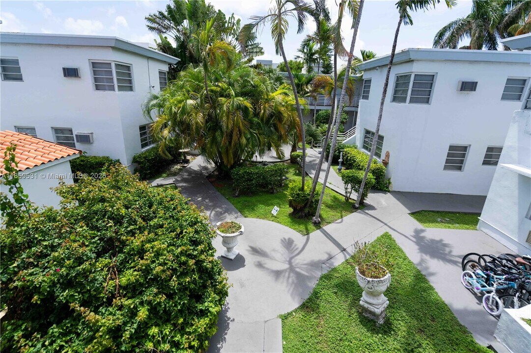 8315 Byron Ave in Miami Beach, FL - Building Photo