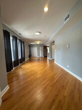 5643 N Artesian Ave in Chicago, IL - Building Photo - Building Photo