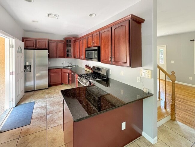 499 Paramus Rd in Paramus, NJ - Building Photo - Building Photo
