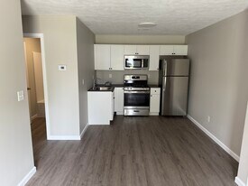 1309 E Main St in Oak Hill, WV - Building Photo