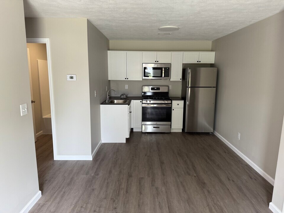 1309 E Main St in Oak Hill, WV - Building Photo