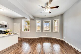 4621 N Broadway in Chicago, IL - Building Photo - Building Photo
