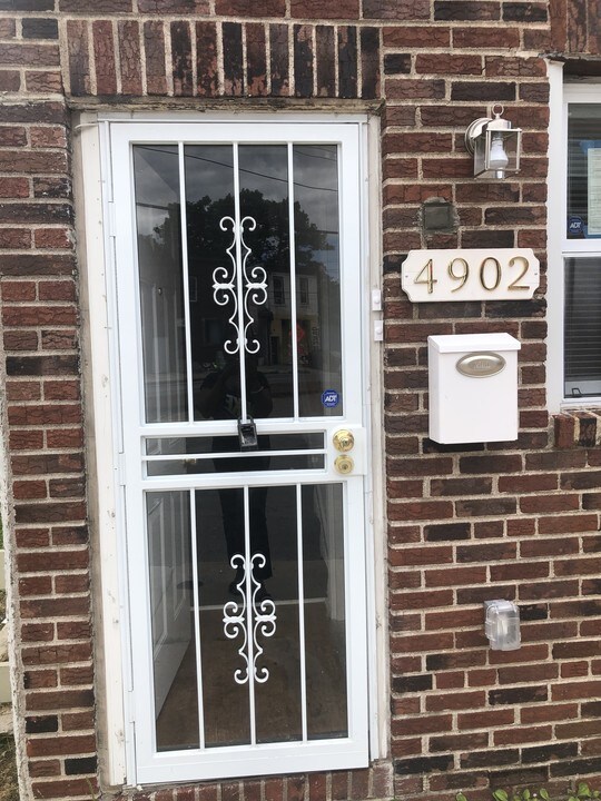 4902 Kershaw St, Unit 2nd Floor in Philadelphia, PA - Foto de edificio