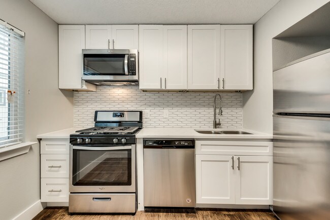 Prairie Apartments in Dallas, TX - Foto de edificio - Building Photo