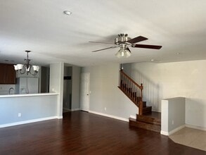 25792 Iris Ave in Moreno Valley, CA - Foto de edificio - Building Photo
