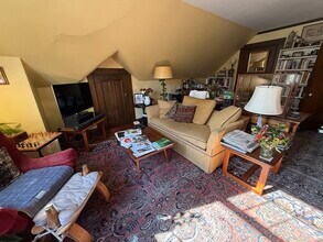 45 Powell St, Unit #1 in Brookline, MA - Building Photo - Building Photo