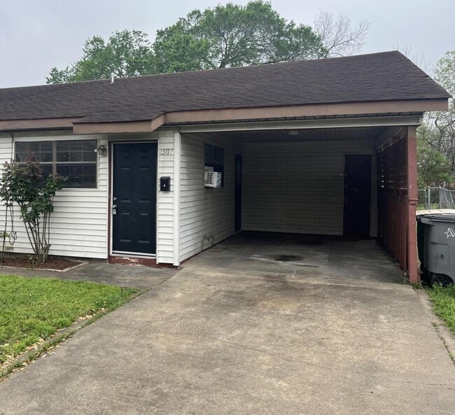 property at 1507 E North St