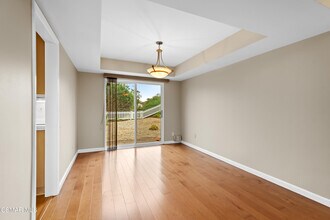 349 S Greenway Ave in Thousand Oaks, CA - Building Photo - Building Photo