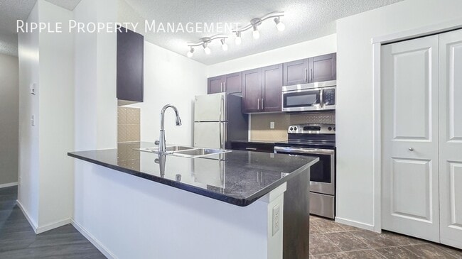 81 Legacy Blvd SE in Calgary, AB - Building Photo - Building Photo