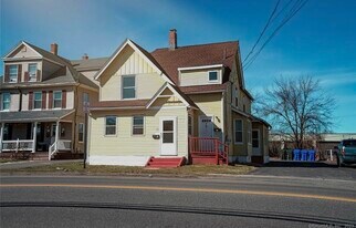 58 Tolland St, Unit B in East Hartford, CT - Building Photo