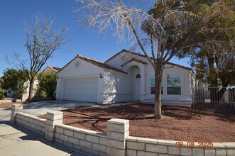 8225 Mt Brodie Cir in Las Vegas, NV - Building Photo - Building Photo