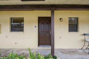 506 Glenwood Dr in West Palm Beach, FL - Building Photo