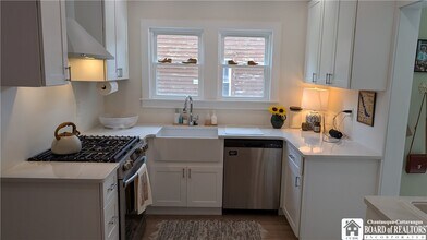 28 E 2nd St in Westfield, NY - Building Photo - Building Photo