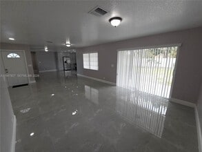 4360 NW 15th St in Lauderhill, FL - Building Photo - Building Photo