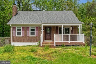 4006 Dubois Ct in Woodbridge, VA - Building Photo