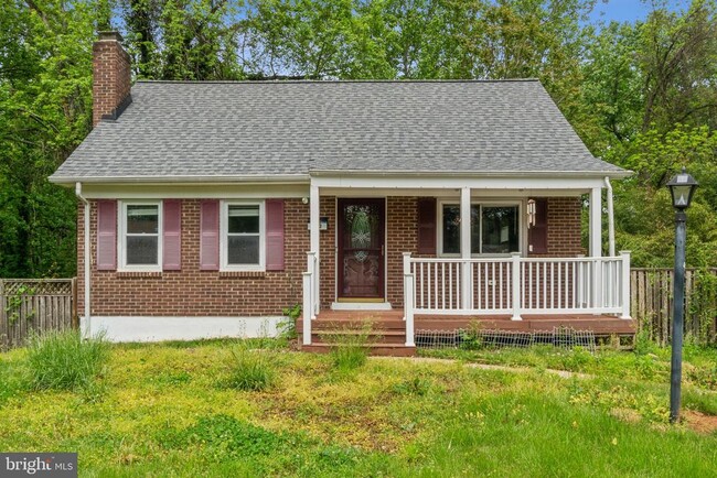 property at 4006 Dubois Ct