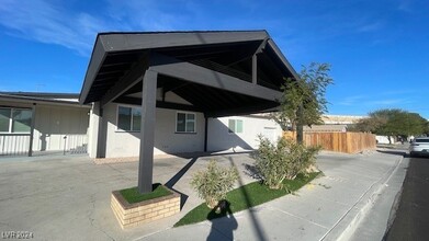 402 N 9th St in Las Vegas, NV - Building Photo - Building Photo