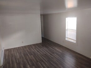 1017 June Terrace in Daytona Beach, FL - Foto de edificio - Building Photo