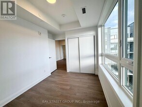 3250 Carding Mill Trail in Oakville, ON - Building Photo - Building Photo