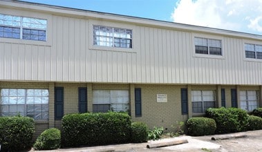 Campus Cottages in Hattiesburg, MS - Foto de edificio - Building Photo