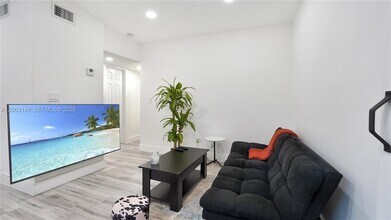 1441 NE 154th Terrace in North Miami Beach, FL - Building Photo - Building Photo