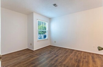 101C Windsor Ln in Williamsburg, VA - Building Photo - Building Photo