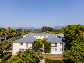 401-409 San Vicente Blvd in Santa Monica, CA - Foto de edificio - Primary Photo