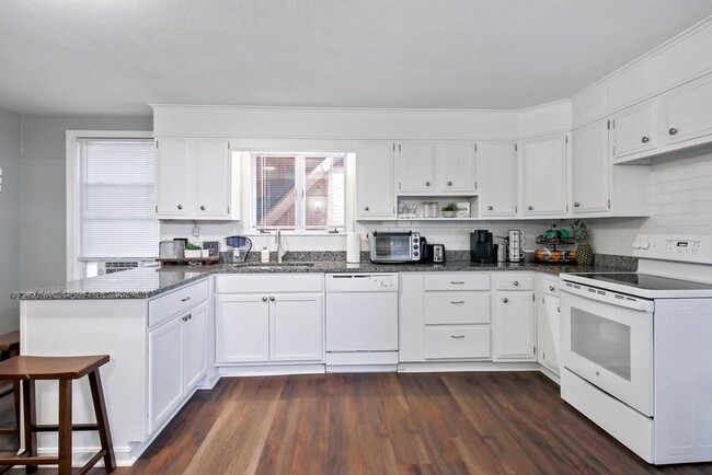 234 Mechanic St, Unit 2