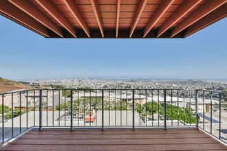 67 Parkridge Dr, Unit 0 in San Francisco, CA - Foto de edificio - Building Photo